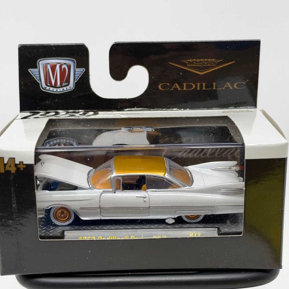 M2 Machines 1959 Cadillac Series 62 R72 Silver Gold 1:64 Diecast Car